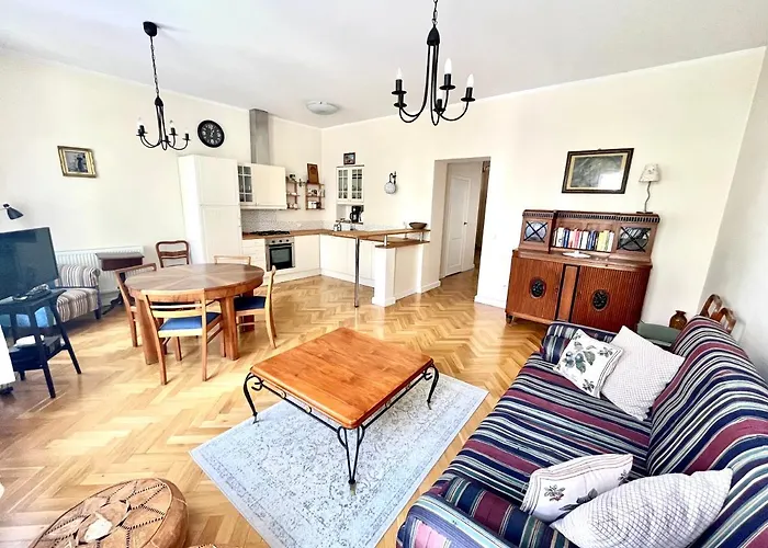 Agapella y- Helska 3 - 250M Form The Beach, Free Parking